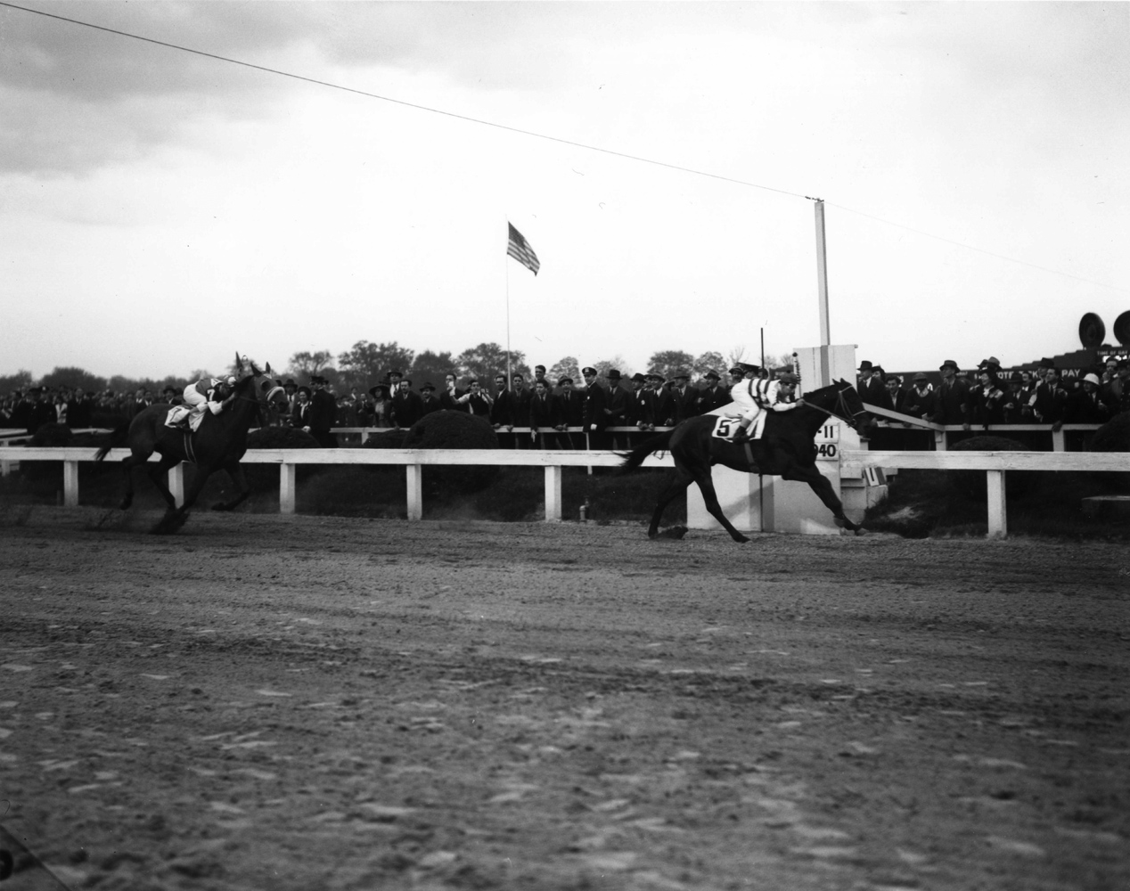 Bimlech (Fred A. Smith up) winning the 1940 Preakness at Pimlico (Keeneland Library Morgan Collection/Museum Collection)