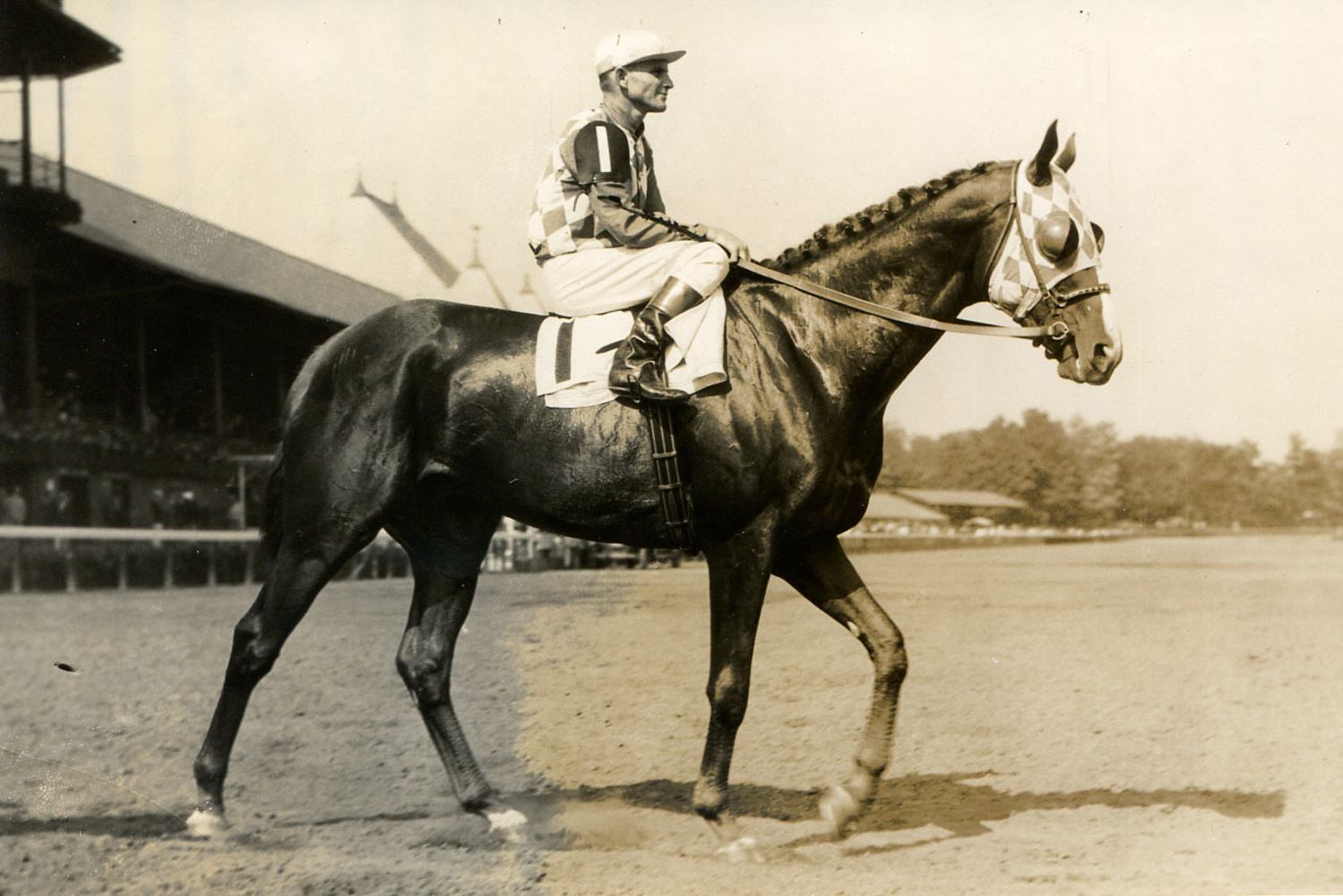 Discovery (John Bejshak up) at Saratoga, August 1935 (Museum Collection)