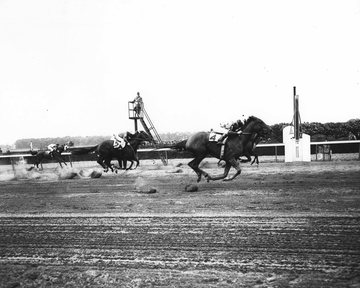 Gallorette (Job D. Jessop up) winning the 1946 Metropolitan Handicap at Belmont Park by a nose (Keeneland Library Morgan Collection/Museum Collection)