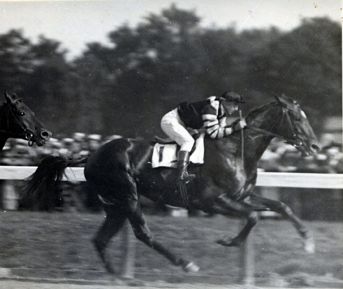 Man o' War (Andy Schuttinger up) wins the 1920 Travers Stakes at Saratoga (C.C. Cook/Museum Collection)