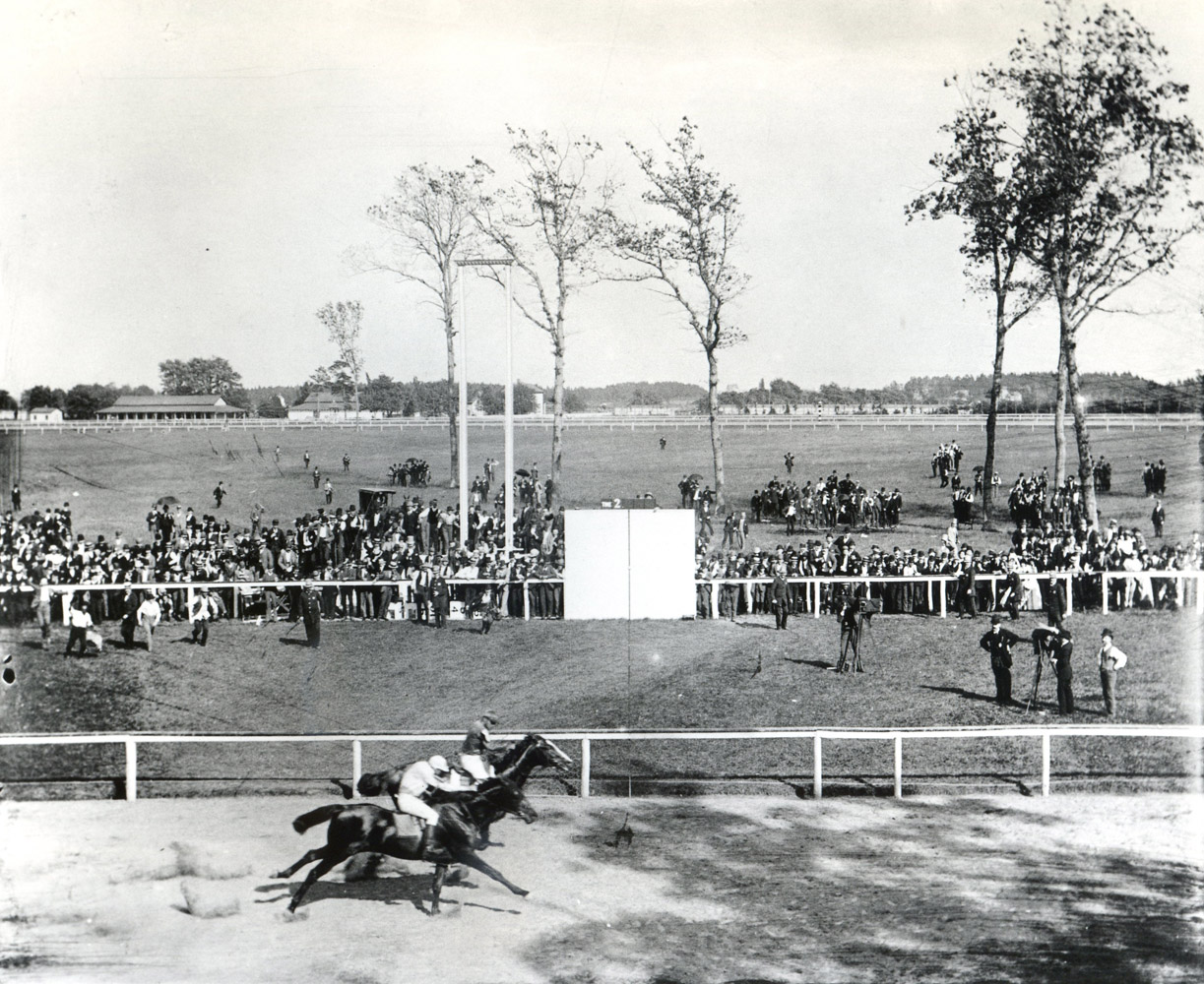Salvator (Isaac Murphy up) defeating Tenny (Snapper Garrison up) in their famous match race at Sheepshead Bay in 1890 (Keeneland Library Hemment Collection/Museum Collection)