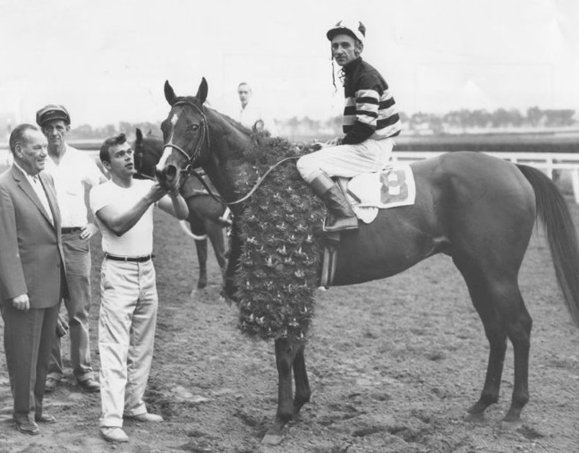 Swoon's Son in the winner's circle (Carl Schultz/Museum Collection)