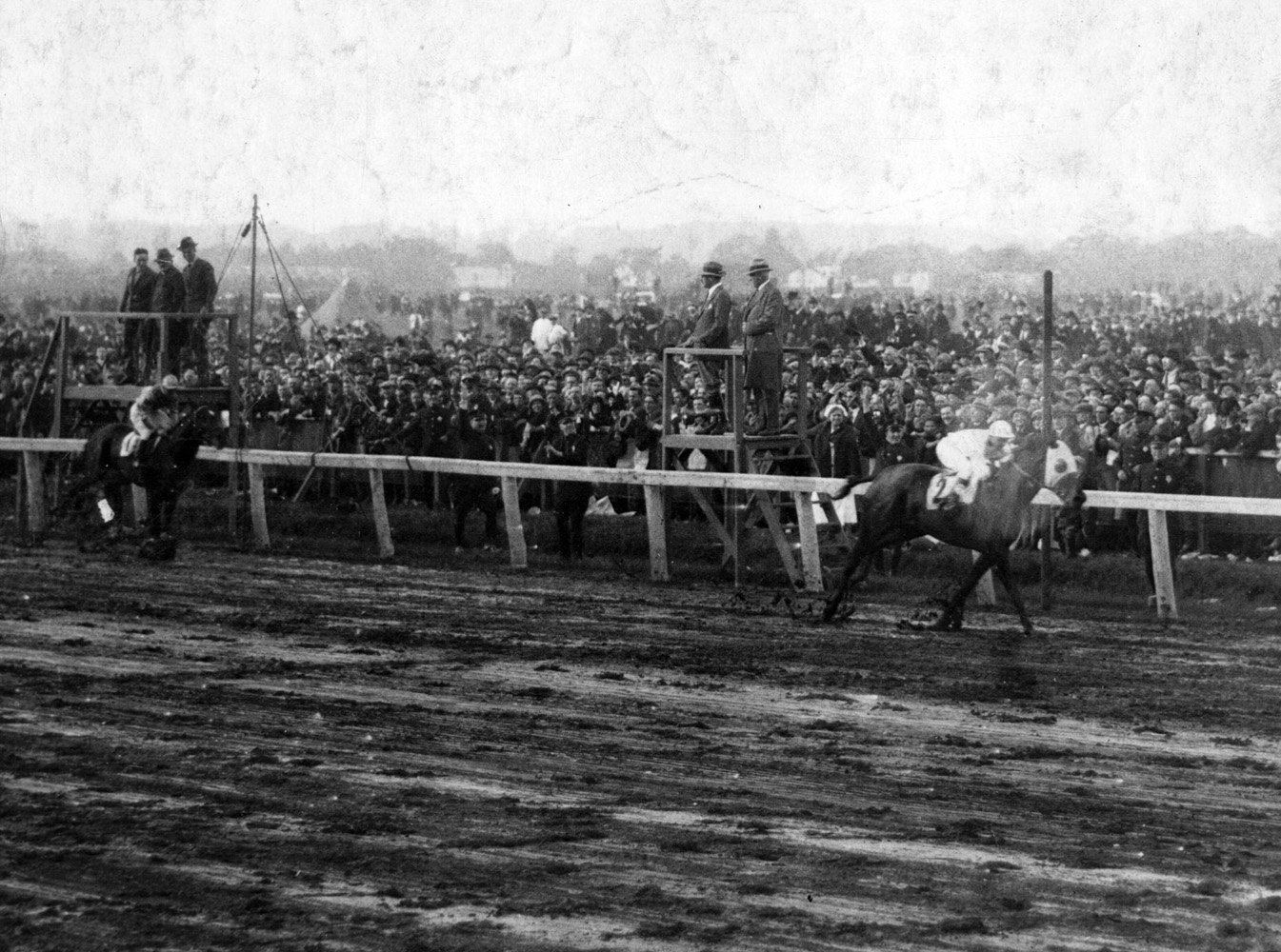 Zev (Earl Sande up) defeating Papyrus in their famous match race at Belmont Park, October 1923 (Museum Collection)