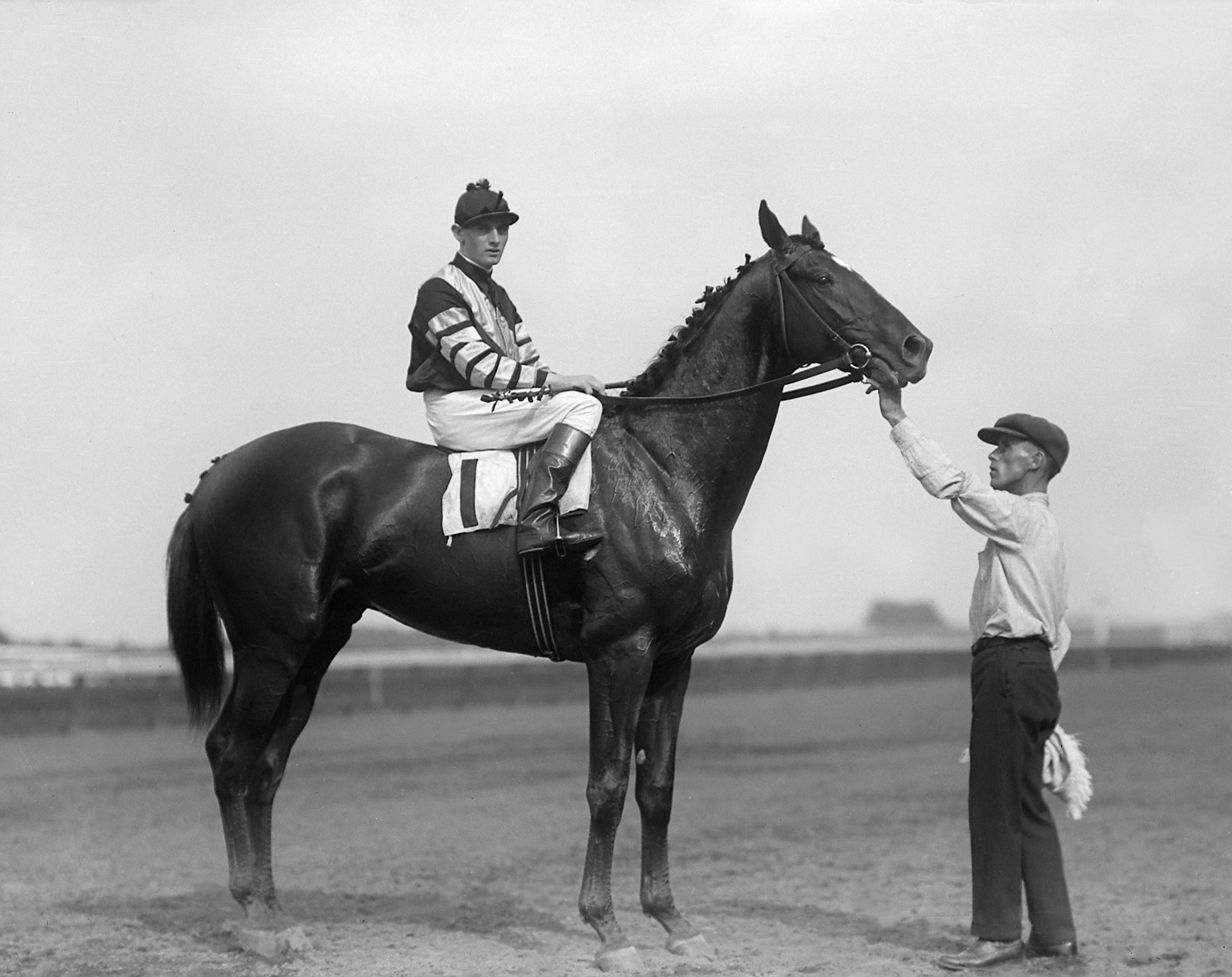 Man o' War with Clarence Kummer up (Keeneland Library Cook Collection)