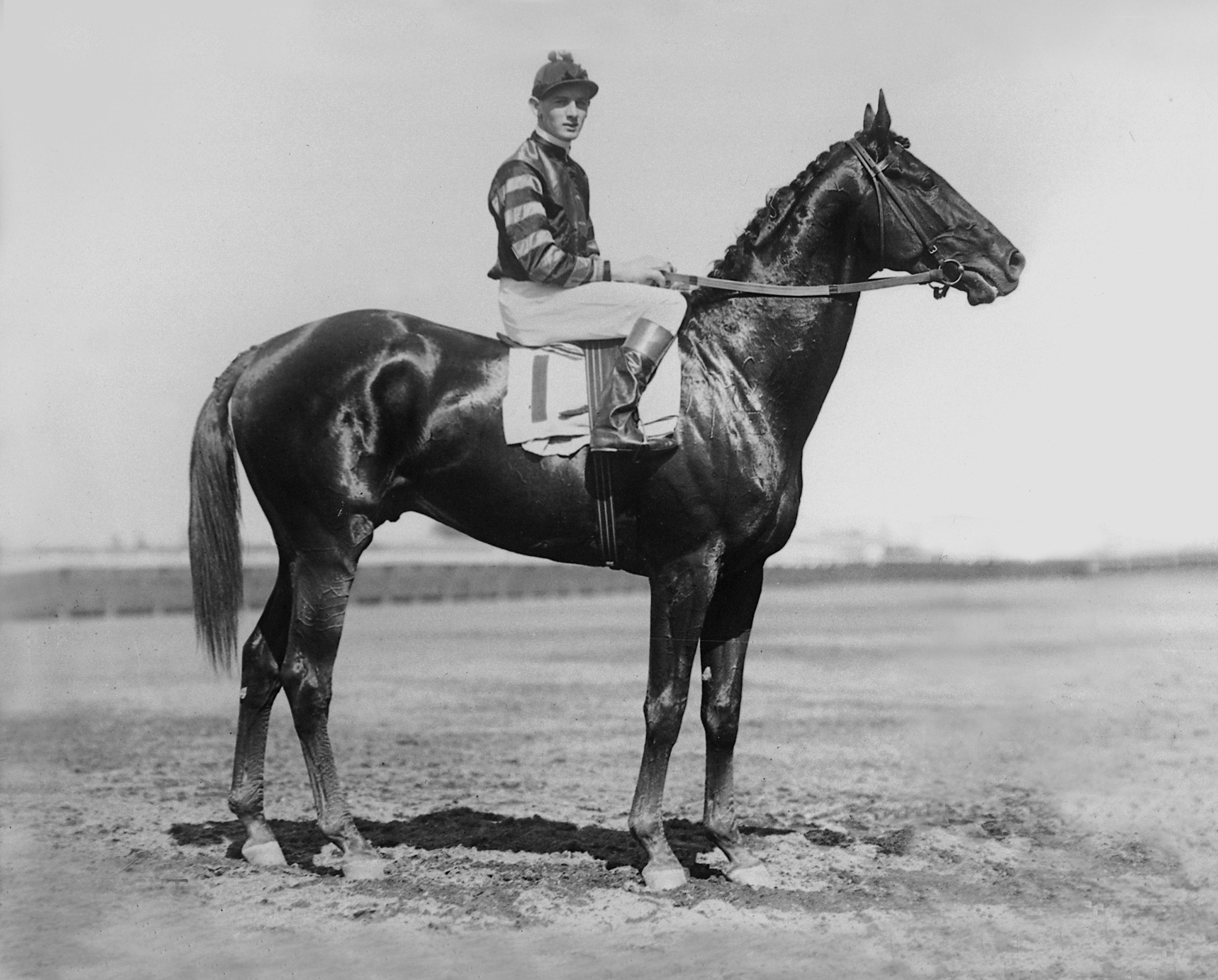 Man o' War with Clarence Kummer up (Keeneland Library Cook Collection)