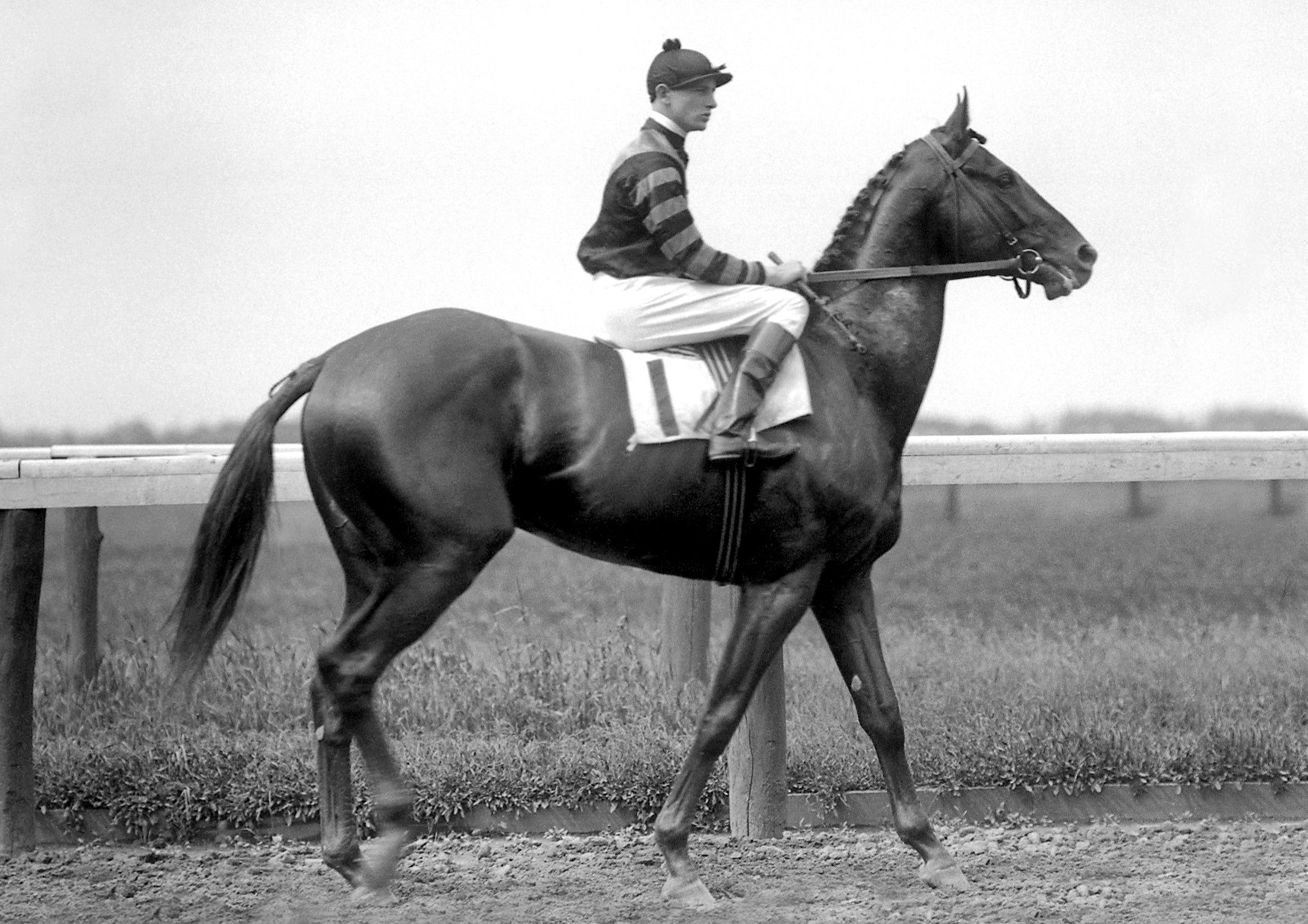 Man o' War with Clarence Kummer up (Keeneland Library Cook Collection)