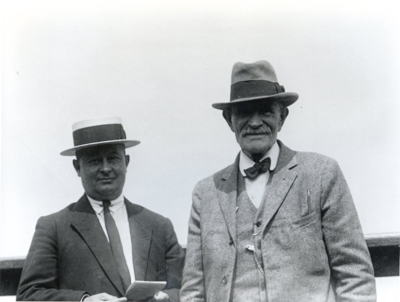 Winfield O'Connor and an unidentified man (Keeneland Library Cook Collection)