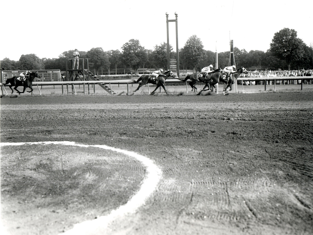 Manny Ycaza and Sword Dancer win the 1959 Travers Stakes at Saratoga (Keeneland Library Morgan Collection/Museum Collection)