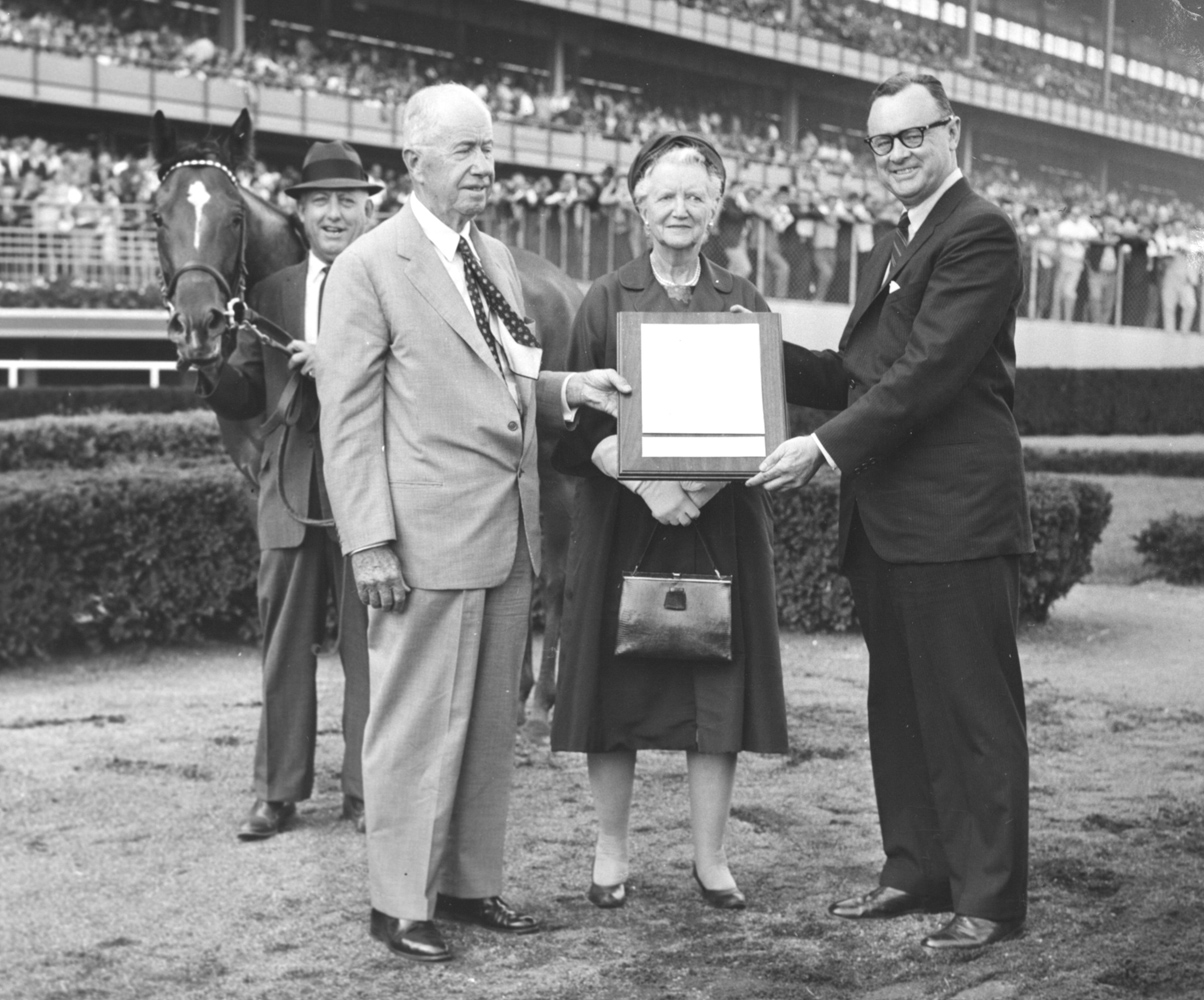 Christopher and Helen Chenery receive a proclamation in honor of the end of Cicada's racing career from NYRA President Edward T. Dickinson (Mike Sirico)