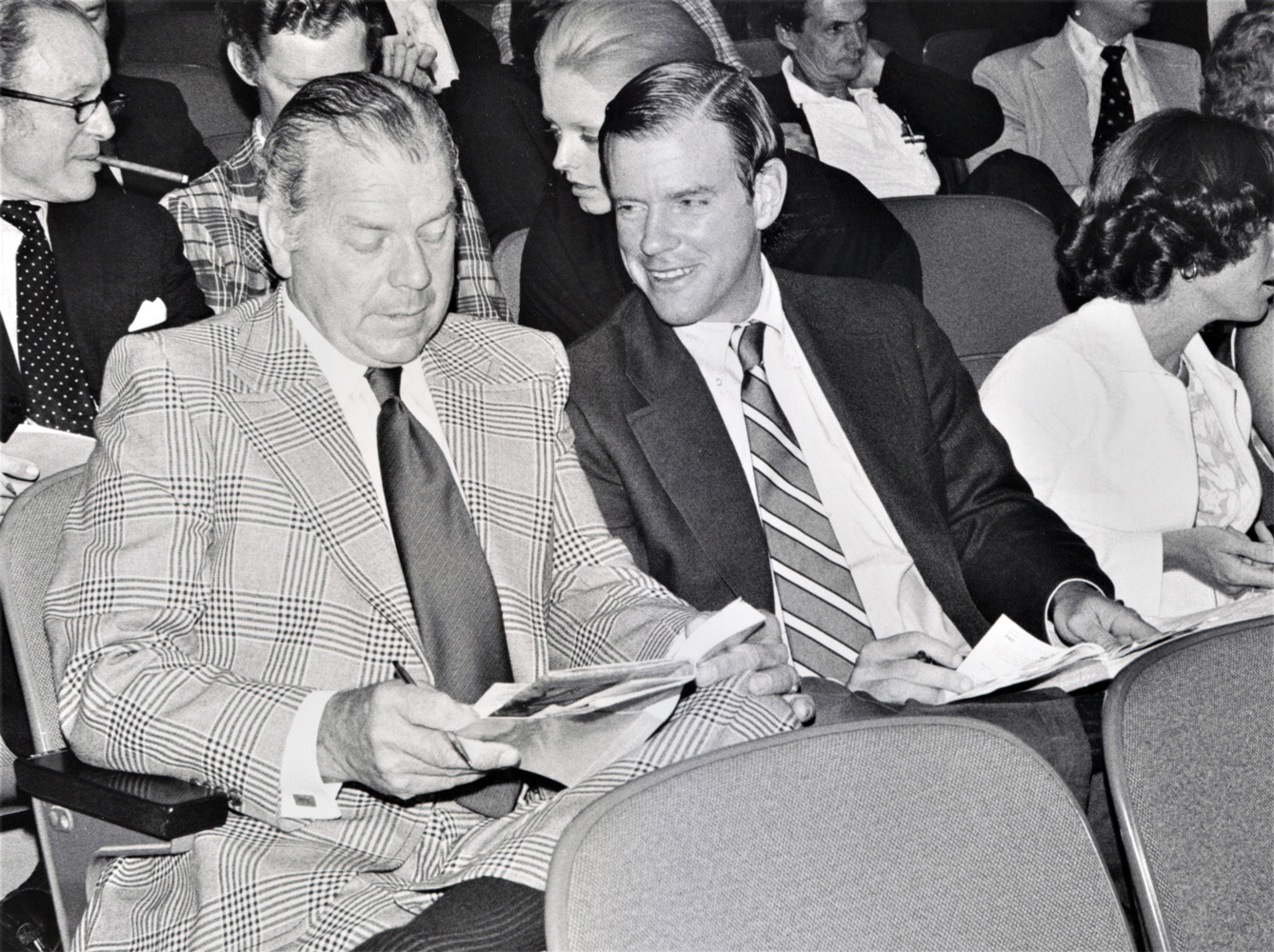 Dell Carroll and William S. Farish III at the sales, January 1979 (Keeneland Library Featherston Collection)