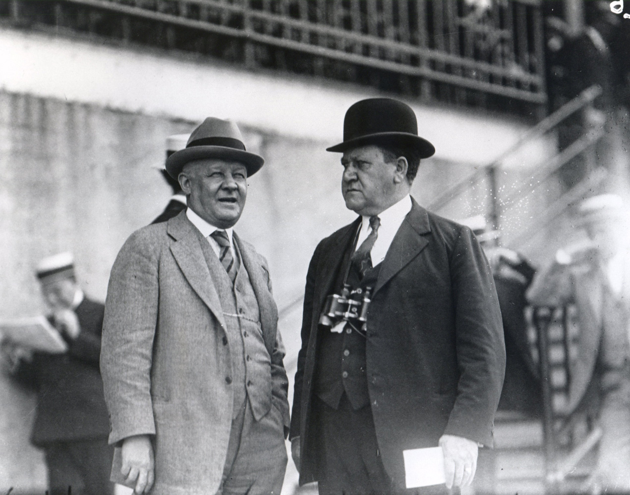Fred Burlew (on right) with an unidentified man (Keeneland Library Cook Collection/Museum Collection)