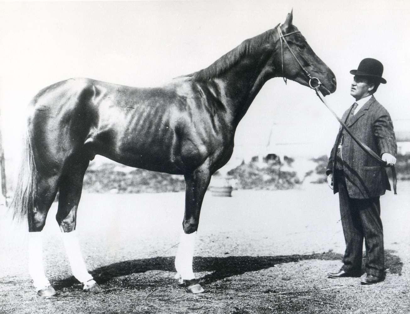 Fred Burlew holding De Mund (Museum Collection)