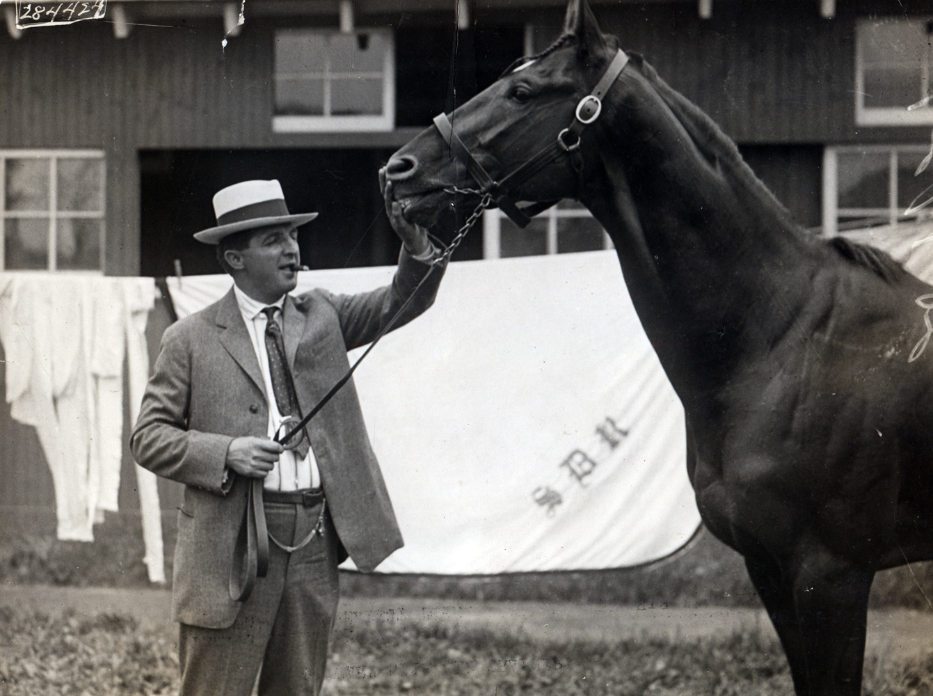 Louis Feustel and Man o' War (Brown Bros./Museum Collection)