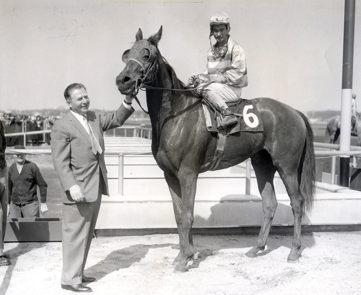 Hirsch Jacobs celebrates his 3,000th career win with Blue Waters in April 1960 (Bert and Richard Morgan/Museum Collection)