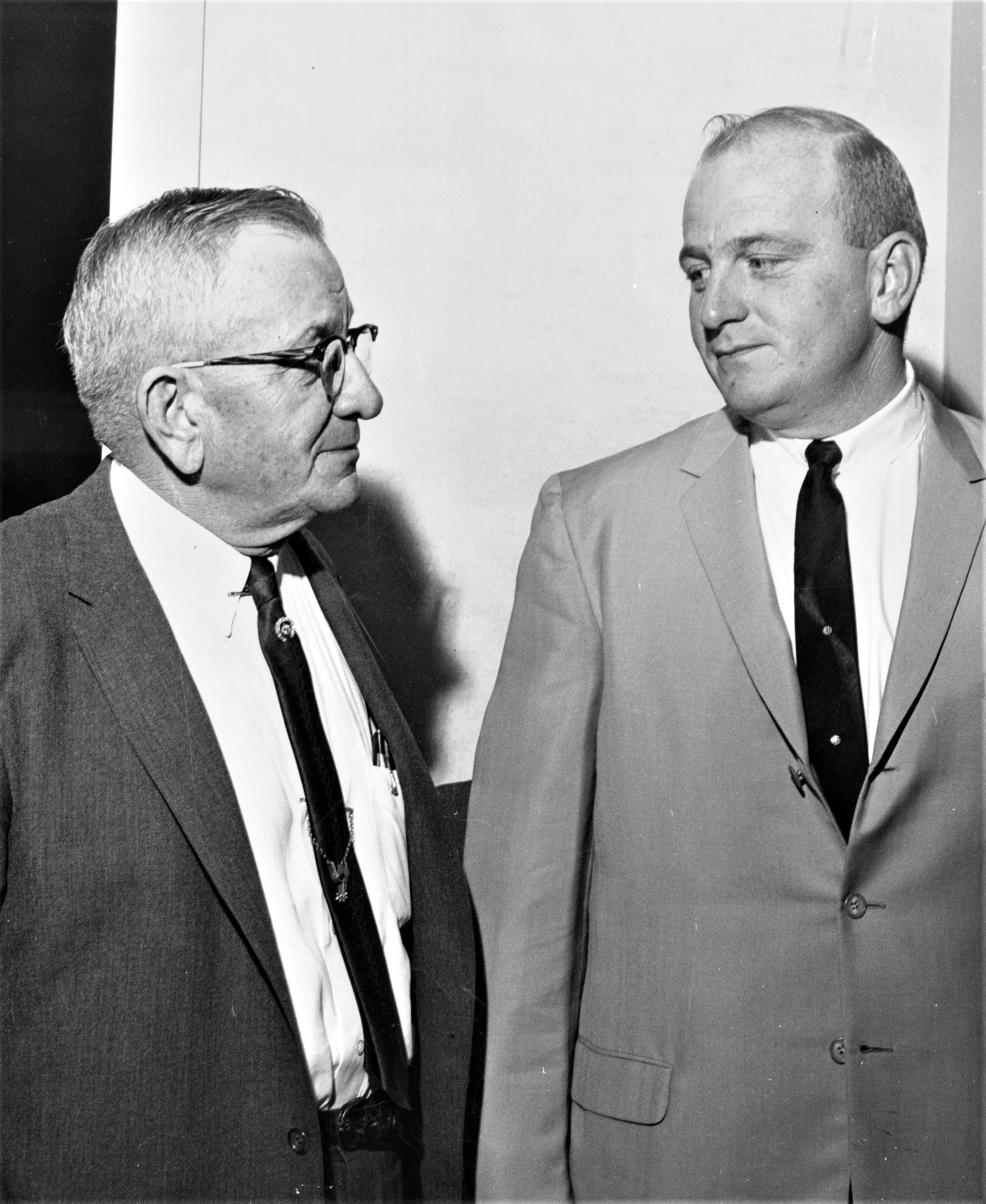 Marion Van Berg (left) and his son, Jack Van Berg, in 1965 (Keeneland Library Thoroughbred Times Collection)